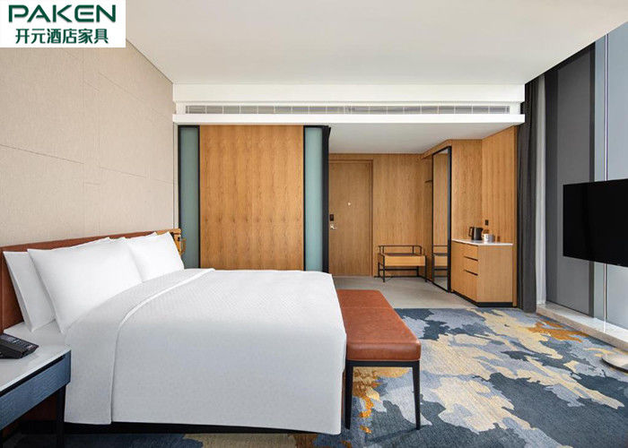 Sheraton Hotel Room Oak / Beench Veneer Antique Style Saudi Feature Customizable Color